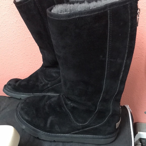 Ugg black tall boots size 8 - Picture 2 of 7